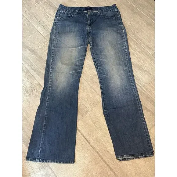 Levis Demi Curve Classic Boot Cut Denim Blue Jeans Sz 16/33 - Picture 1 of 3